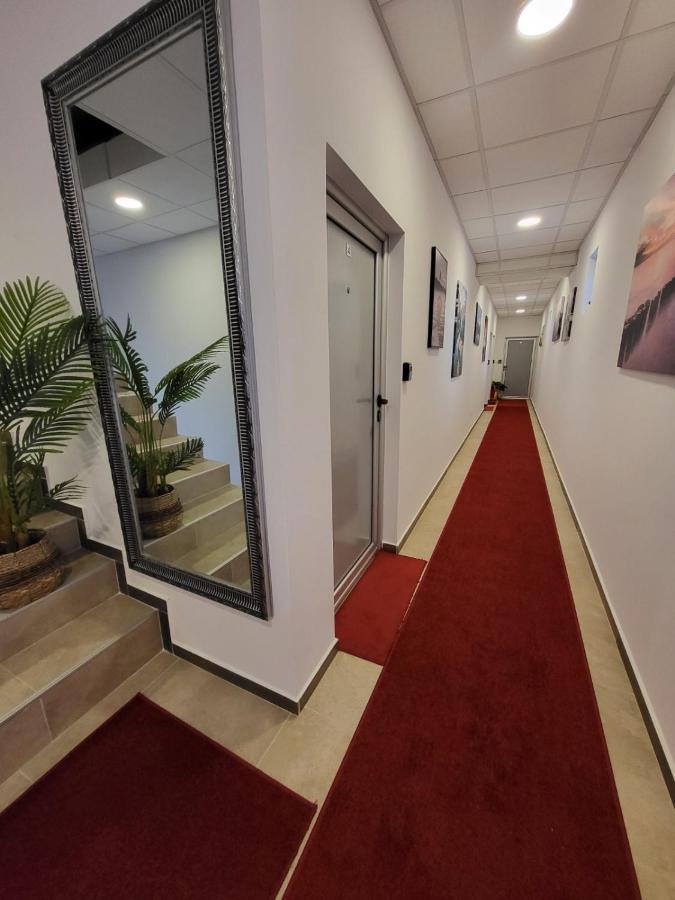Sky Lux Apartmani Surcin Exterior photo
