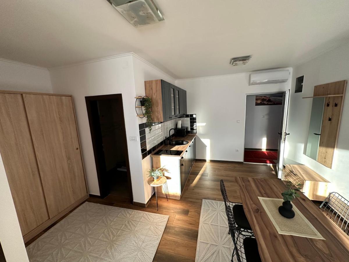 Sky Lux Apartmani Surcin Exterior photo